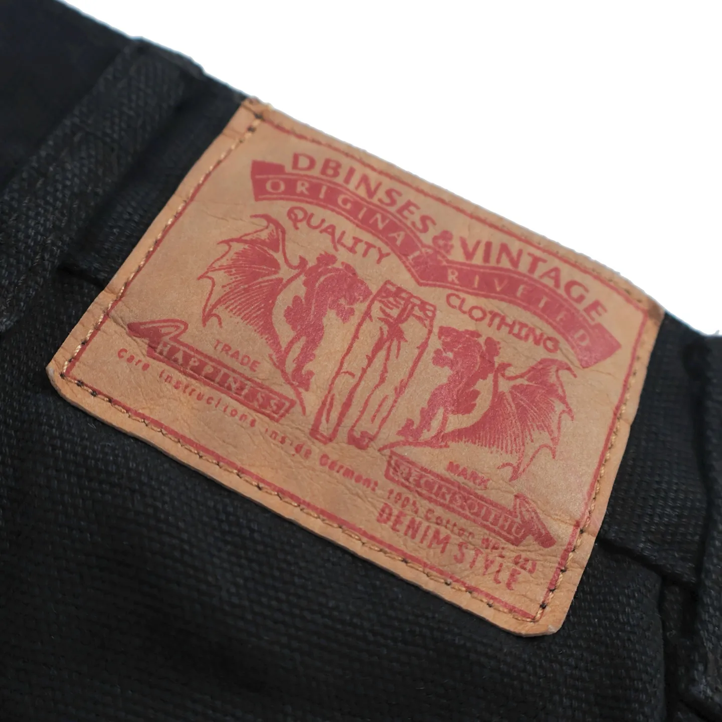 🅿️760 [Exclusive supply] CH Crow Heart Work Jeans are made of twill high-ounce washed denim fabric, exclusive CH-specific logging overalls style (non-Levis Vintage) custom-woven and dyed fabric, and the two-color cross is cowhide + sheepskin (all leather imported from Italy is custom-dyed separately, with consistent texture and no color difference). The stitch length, thread color, and wiring of the car are exactly the same. The inner lining is jacquard, with embroidery on the waist, 925 silver hardware, and heavy-duty washing and manual polishing. Size:32-34-36-38